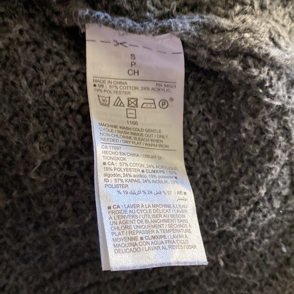 Gray Old Navy sweater EUC - Picture 4 of 5